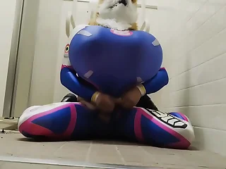 Famous tits fox masturbates in public toilet 2