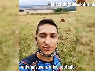 Novinho mostra que t&ecirc;m volum&atilde;o &eacute; super dotad&atilde;o&period; &period;com&sol;alleckdotado